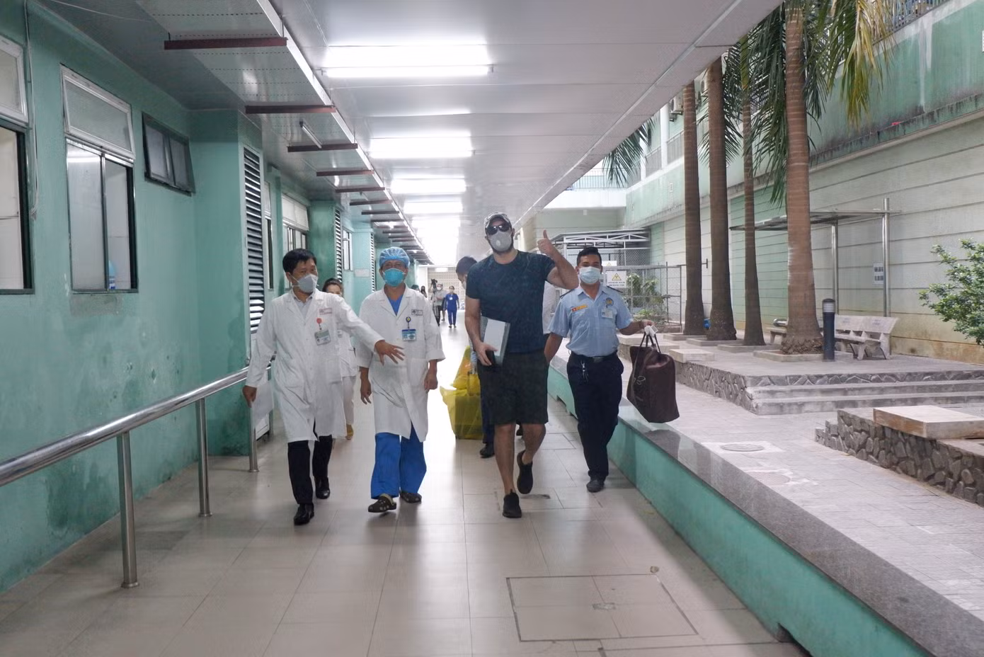 Bệnh nhân nhiễm COVID-19 thứ 68 đã khỏi bệnh, xuất viện tại Đà Nẵng ảnh 1