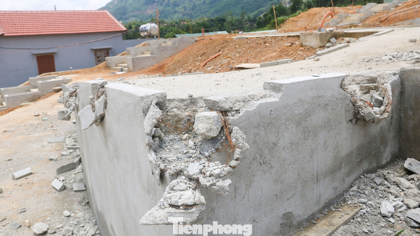 Huyện nghèo ở Quảng Nam xây tượng đài chục tỷ đồng ảnh 13