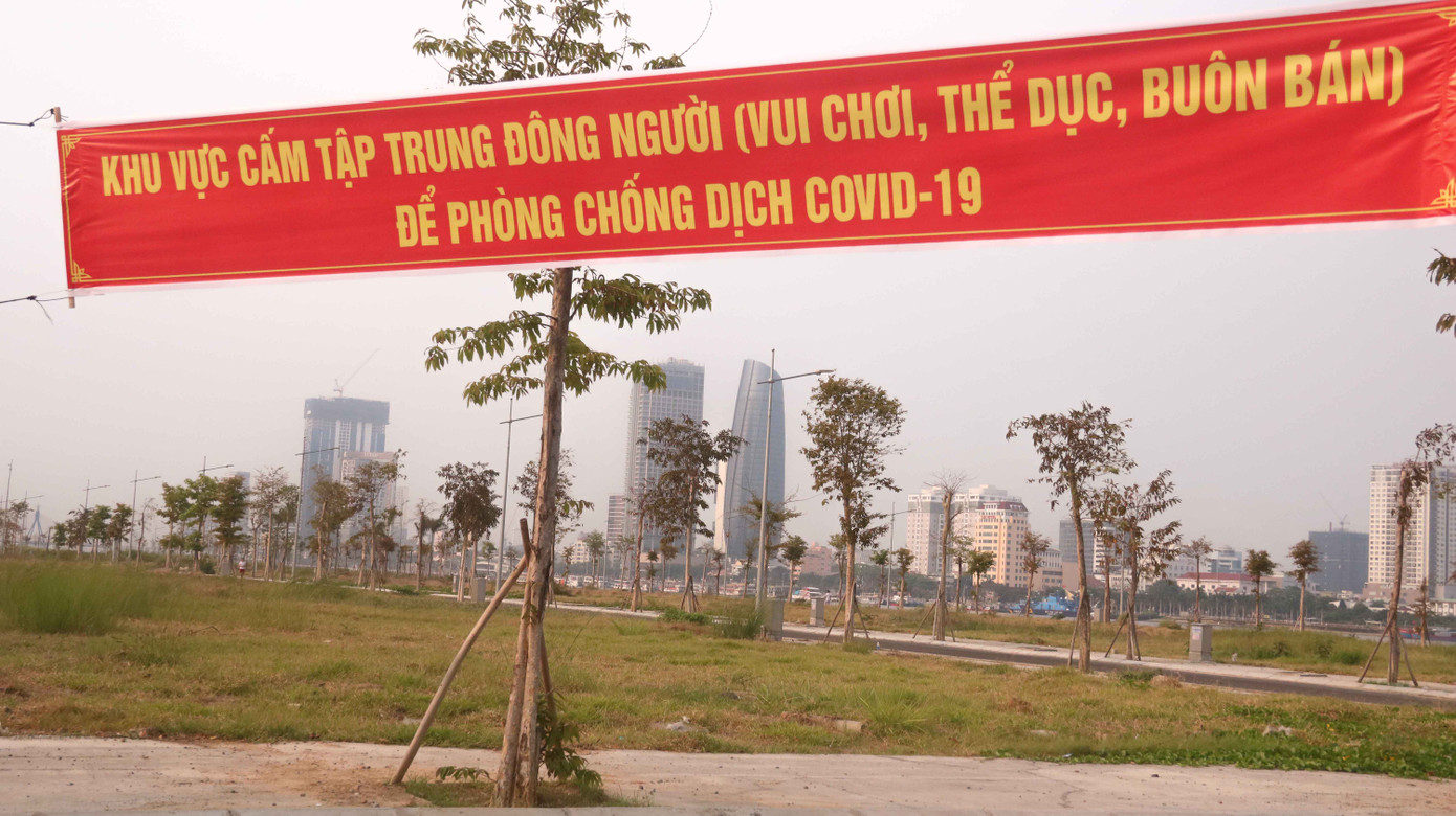 Hàng loạt cửa hàng, quán xá ở Đà Nẵng đóng cửa thực hiện 'lệnh giới nghiêm' ảnh 1