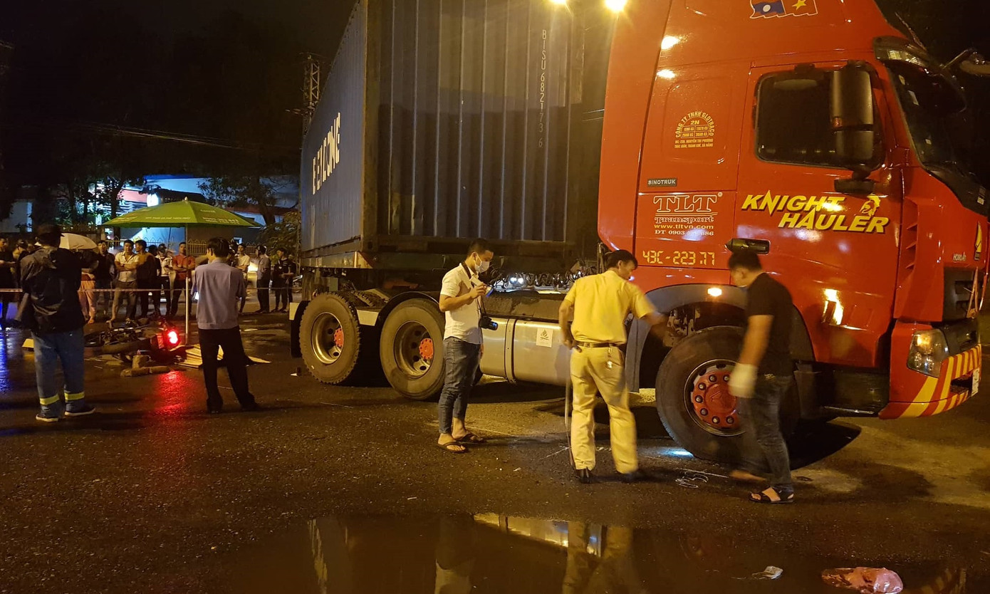 Nam công nhân bị xe container cán chết trên đường đi làm ảnh 1