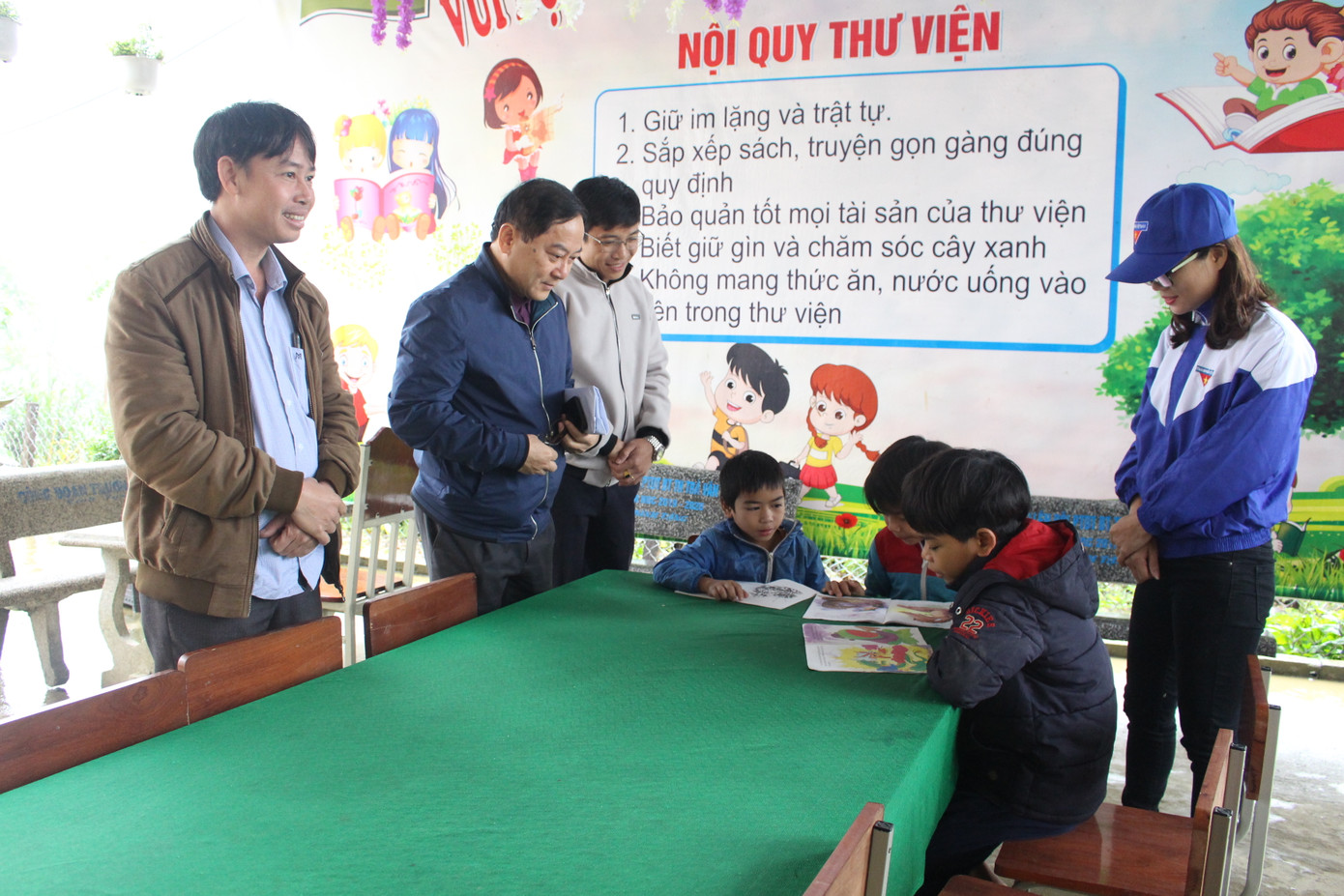 BTC cuộc thi Hoa hậu Việt Nam hỗ trợ trường học ở Nam Trà My ảnh 5