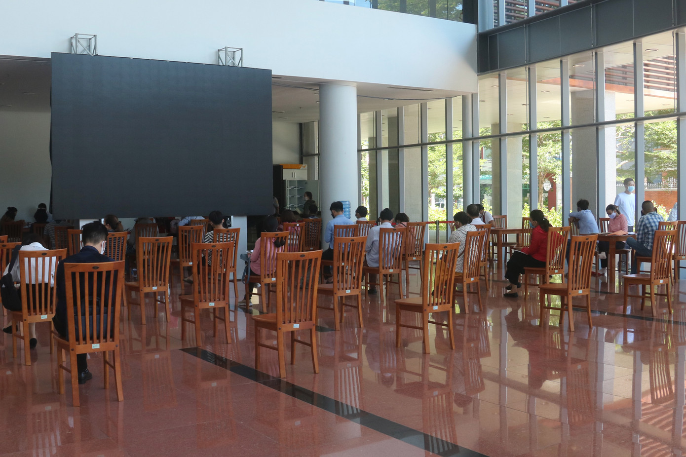 Trung tâm hành chính Đà Nẵng hoạt động như thế nào khi giãn cách xã hội? ảnh 1