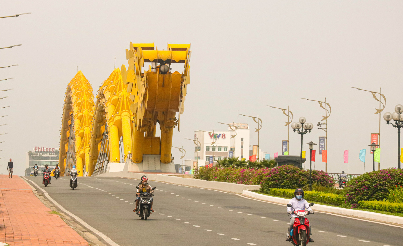 Đường phố miền Tây vắng vẻ trong ngày đầu cách ly toàn xã hội ảnh 11