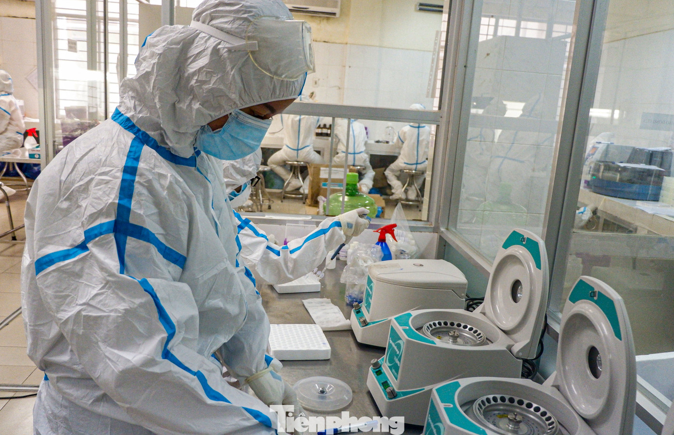 Những 'chiến binh' CDC Đà Nẵng quay cuồng truy vết virus chết người ảnh 2