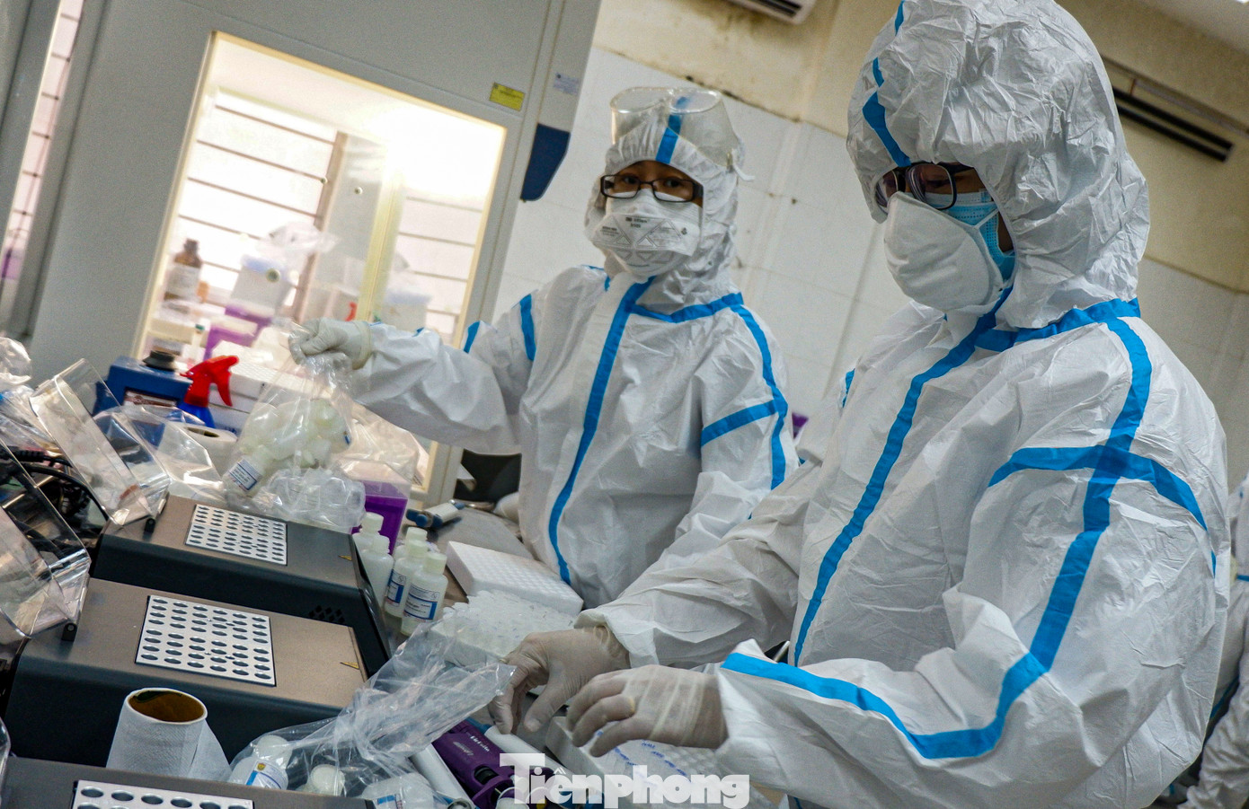 Những 'chiến binh' CDC Đà Nẵng quay cuồng truy vết virus chết người ảnh 8