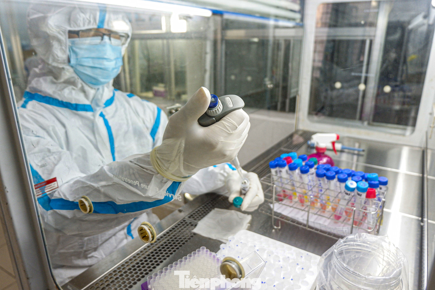 Những 'chiến binh' CDC Đà Nẵng quay cuồng truy vết virus chết người ảnh 11