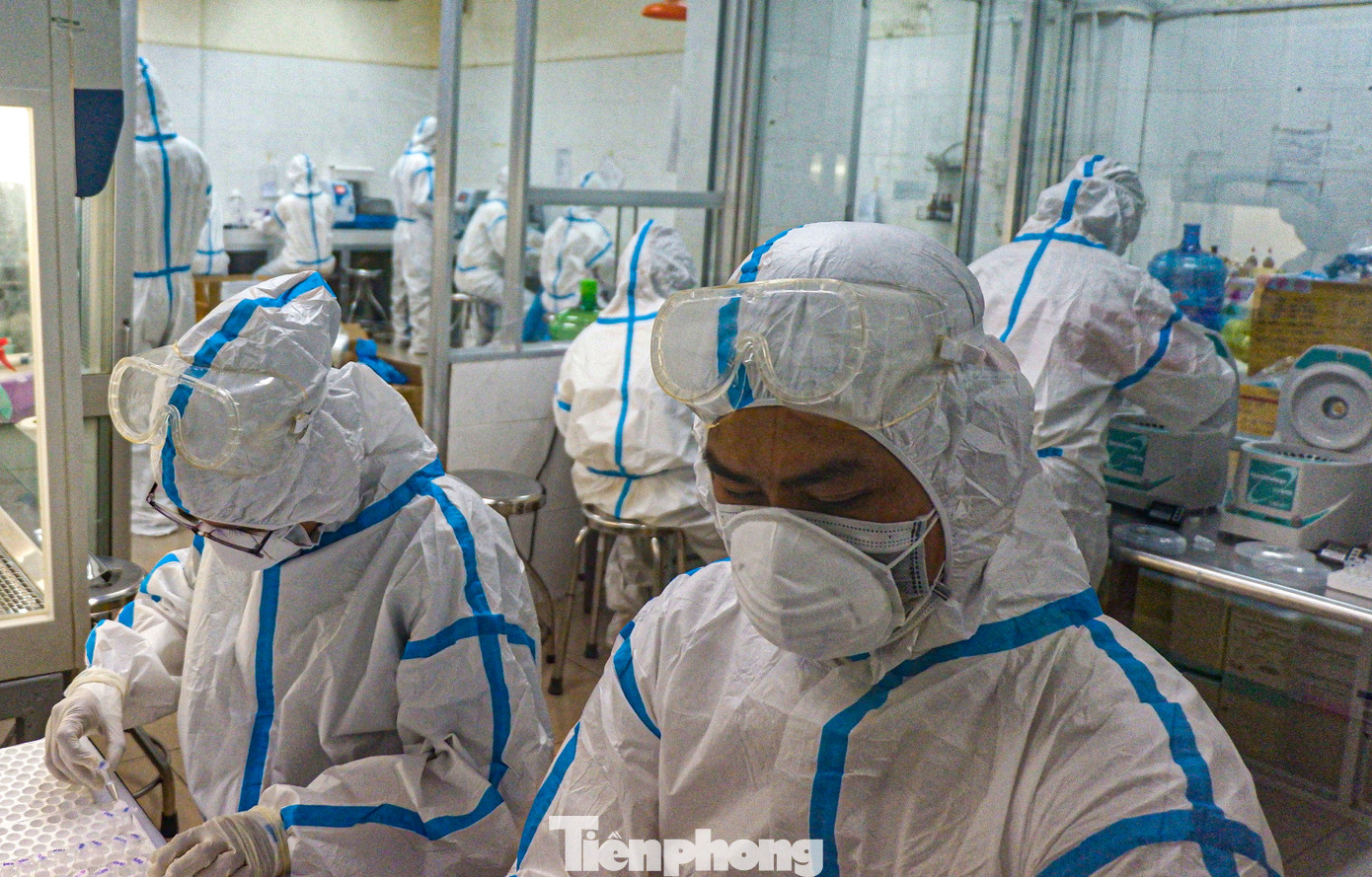 Những 'chiến binh' CDC Đà Nẵng quay cuồng truy vết virus chết người ảnh 3