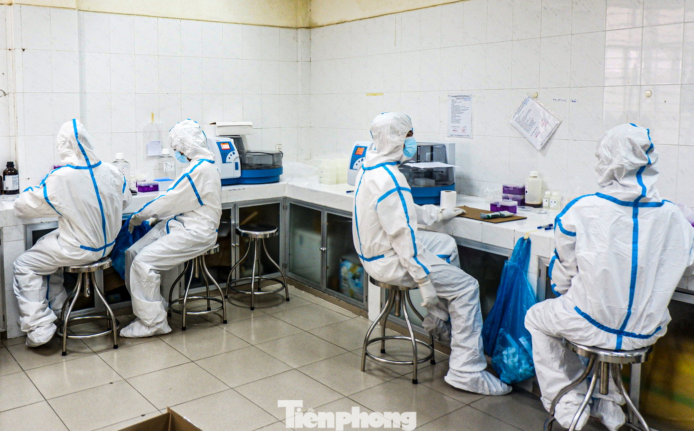 Những 'chiến binh' CDC Đà Nẵng quay cuồng truy vết virus chết người ảnh 7