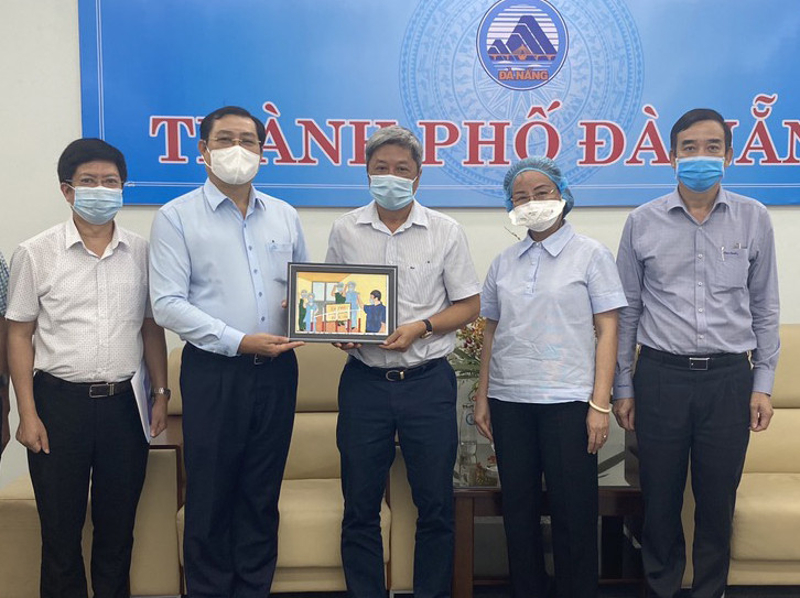 Đoàn công tác Bộ Y tế sẽ rời Đà Nẵng sau khi dịch COVID-19 cơ bản được kiểm soát ảnh 1