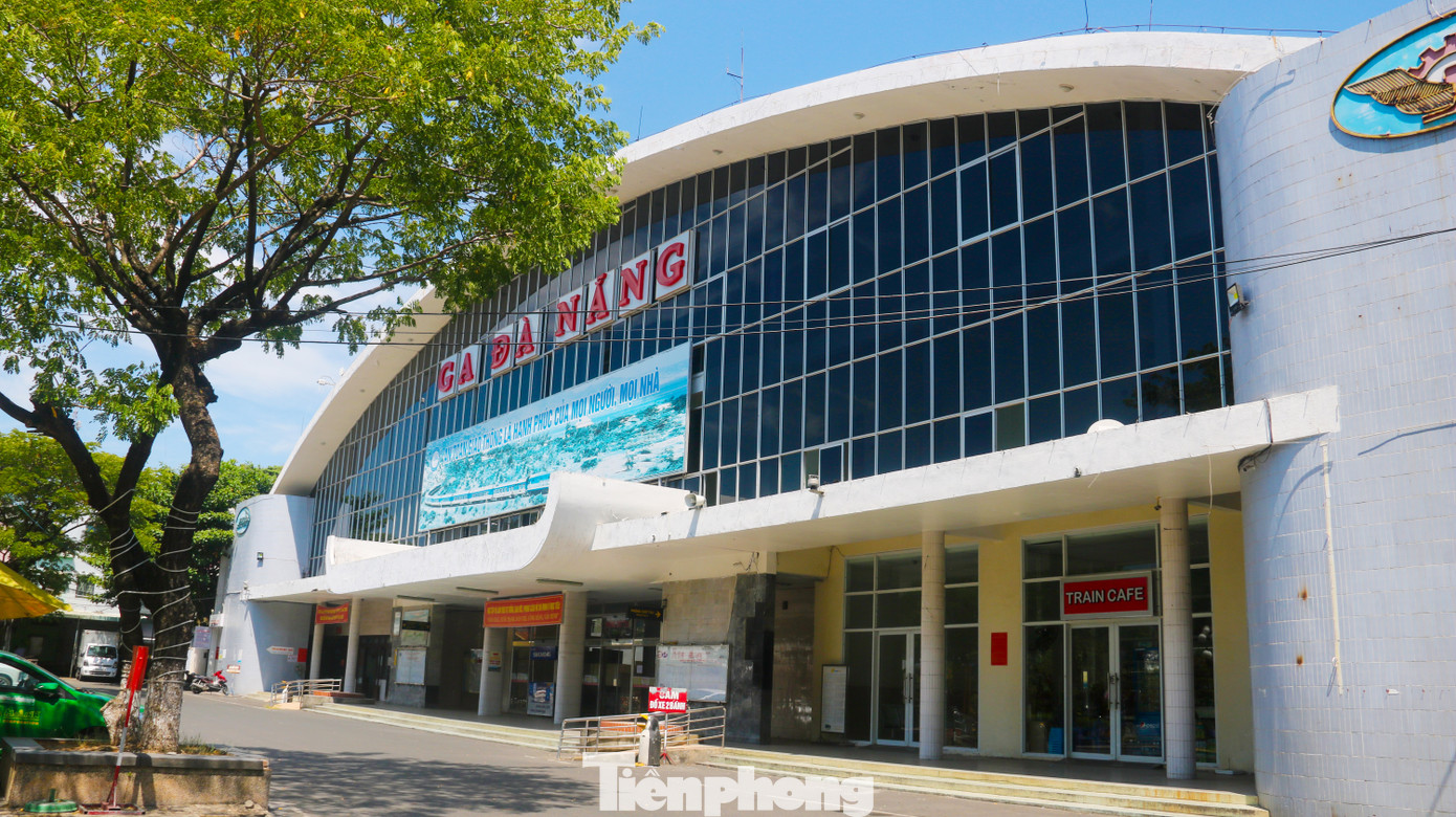 Đà Nẵng nhộn nhịp người xe sau khi nới lỏng cách ly xã hội ảnh 10