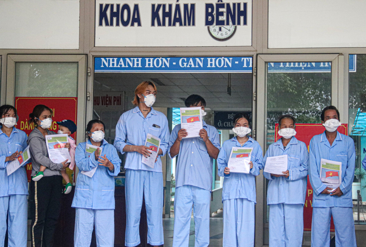 Bệnh viện dã chiến ở Đà Nẵng chữa trị thành công 10 ca COVID-19 đầu tiên ảnh 2