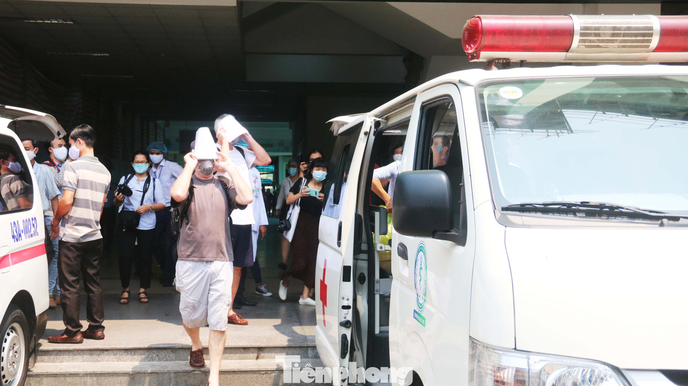 Xem tận mắt quy trình xuất viện đối với 3 ca mắc COVID-19 ở Đà Nẵng ảnh 14