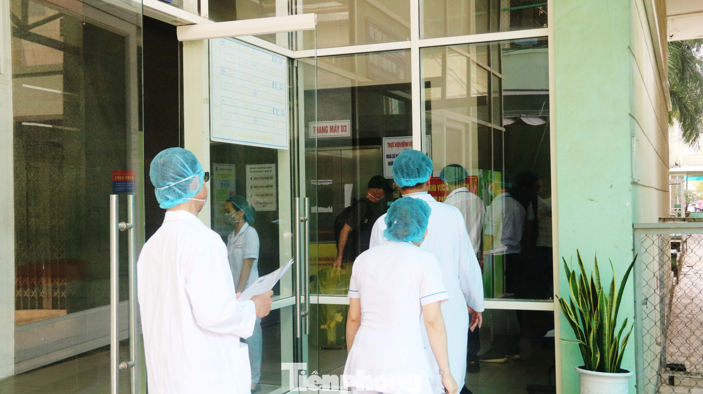 Xem tận mắt quy trình xuất viện đối với 3 ca mắc COVID-19 ở Đà Nẵng ảnh 1
