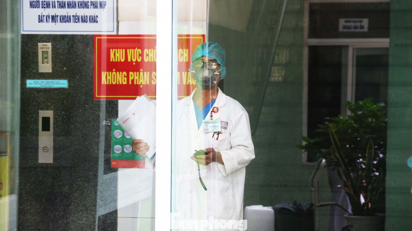 Xem tận mắt quy trình xuất viện đối với 3 ca mắc COVID-19 ở Đà Nẵng ảnh 4