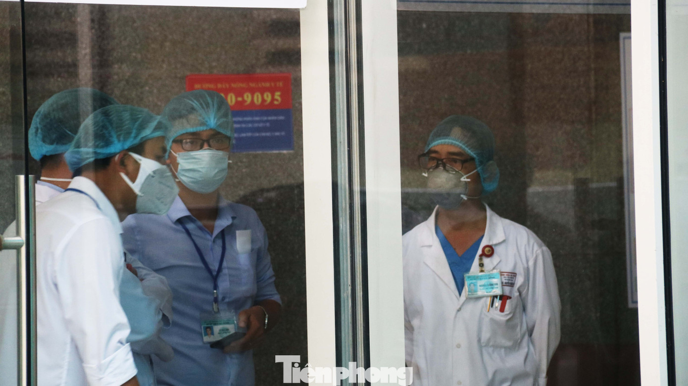 Xem tận mắt quy trình xuất viện đối với 3 ca mắc COVID-19 ở Đà Nẵng ảnh 6