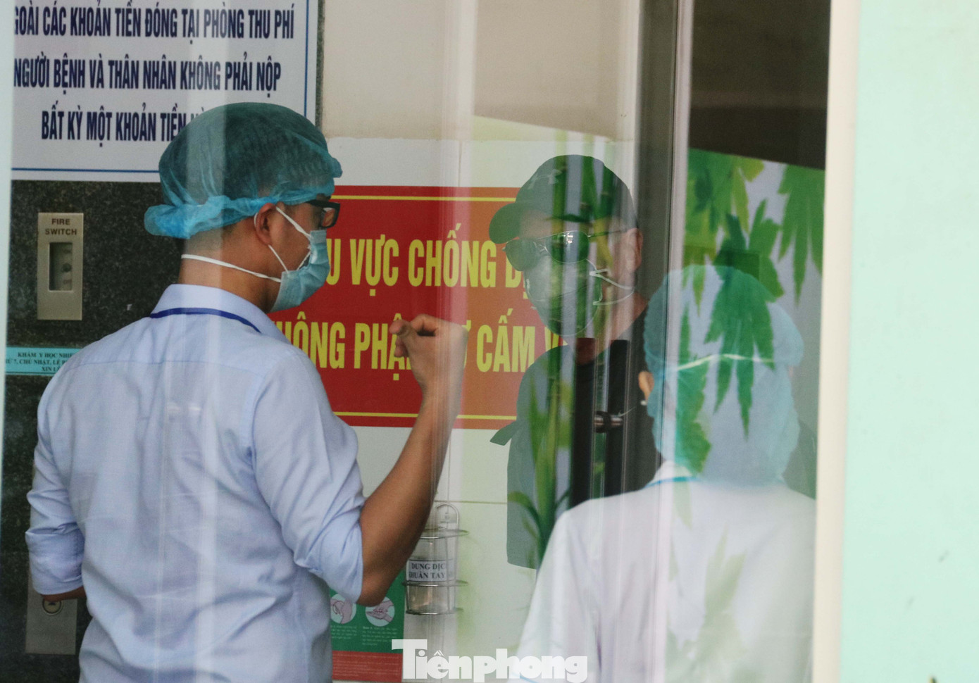 Xem tận mắt quy trình xuất viện đối với 3 ca mắc COVID-19 ở Đà Nẵng ảnh 8