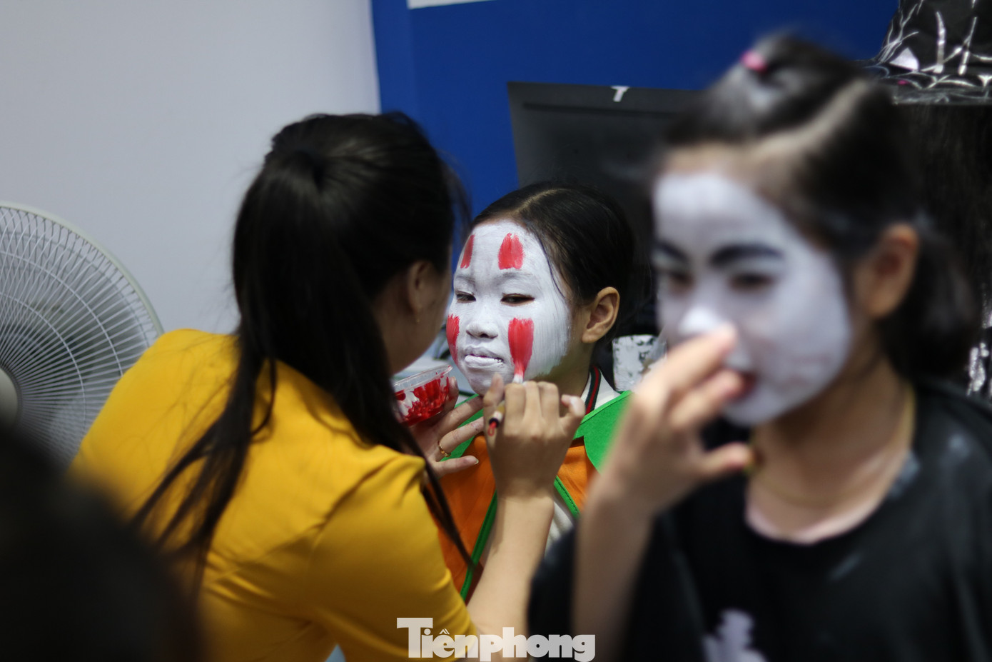 Loạt 'quỷ nhỏ' háo hức xuống phố Tây vui hội Halloween ảnh 5