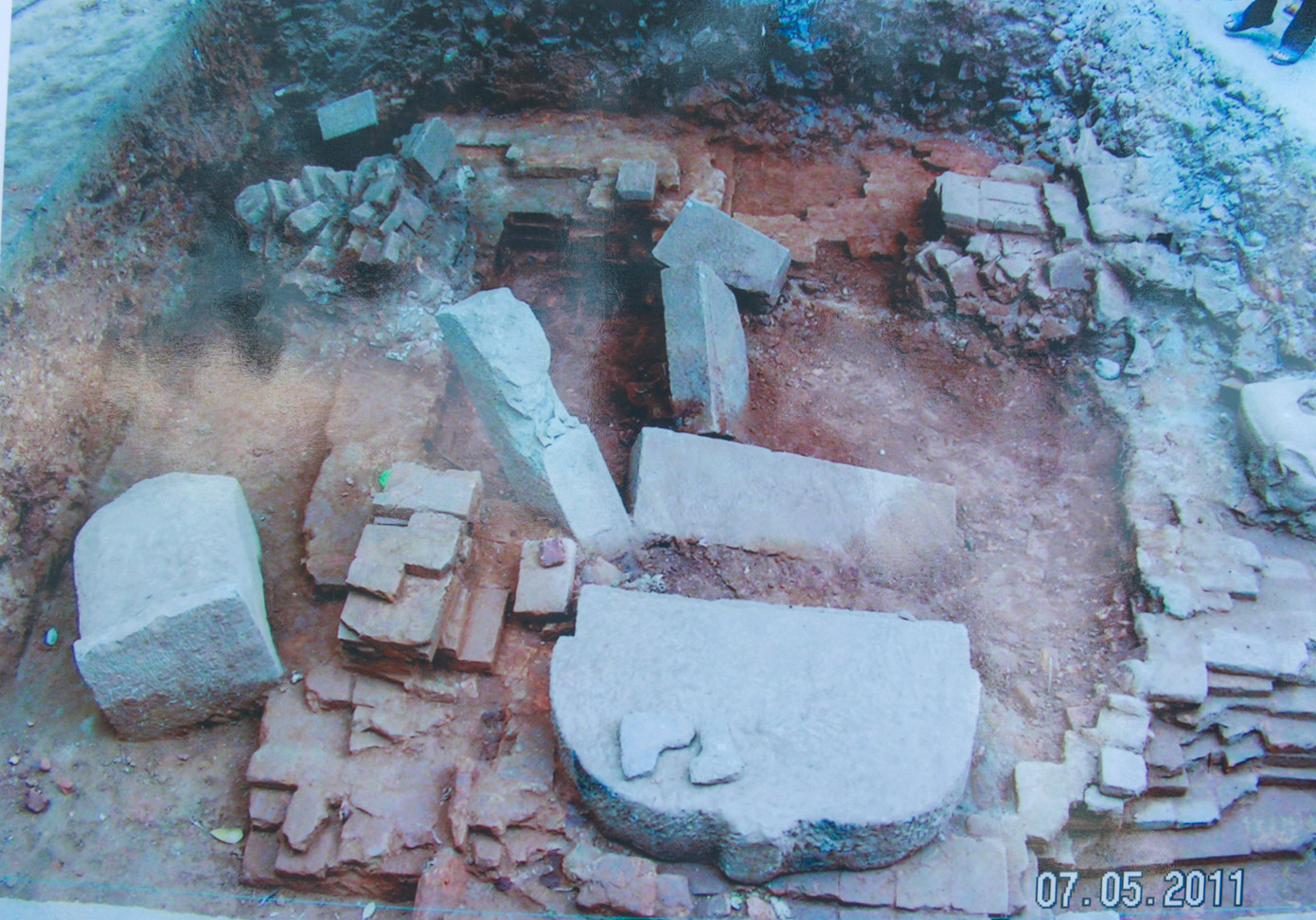 Nhiều khám phá thú vị ở di chỉ khảo cổ người Chăm Phong Lệ ảnh 2