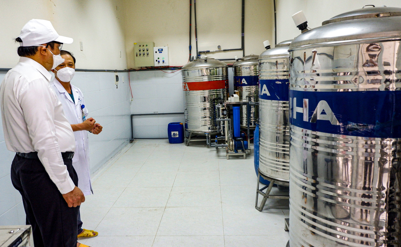 Bên trong Bệnh viện dã chiến Hòa Vang, 'điểm nóng' nhất Đà Nẵng ảnh 9