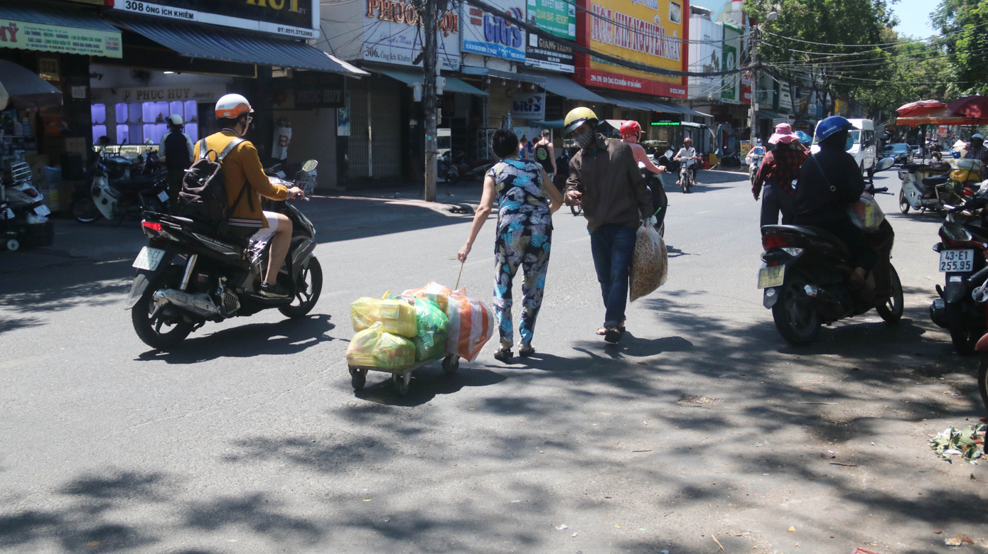 Nhịp sống Đà Nẵng sau giờ giãn cách xã hội diễn ra thế nào? ảnh 4
