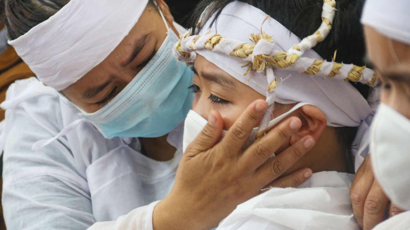 Nghẹn ngào giây phút tiễn đưa chiến sĩ công an Đà Nẵng hy sinh khi làm nhiệm vụ ảnh 8