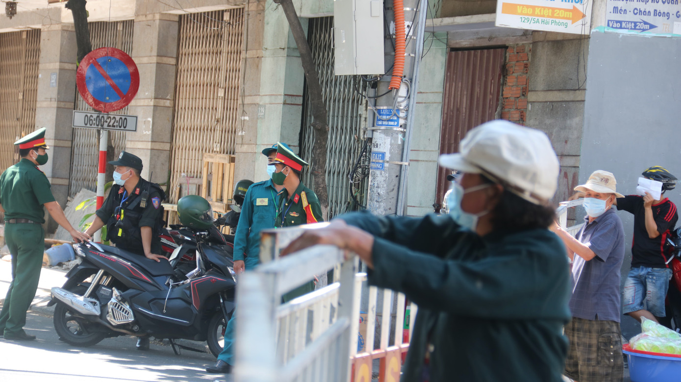 Cuộc sống bên trong khu vực bị phong tỏa ở Đà Nẵng ảnh 5