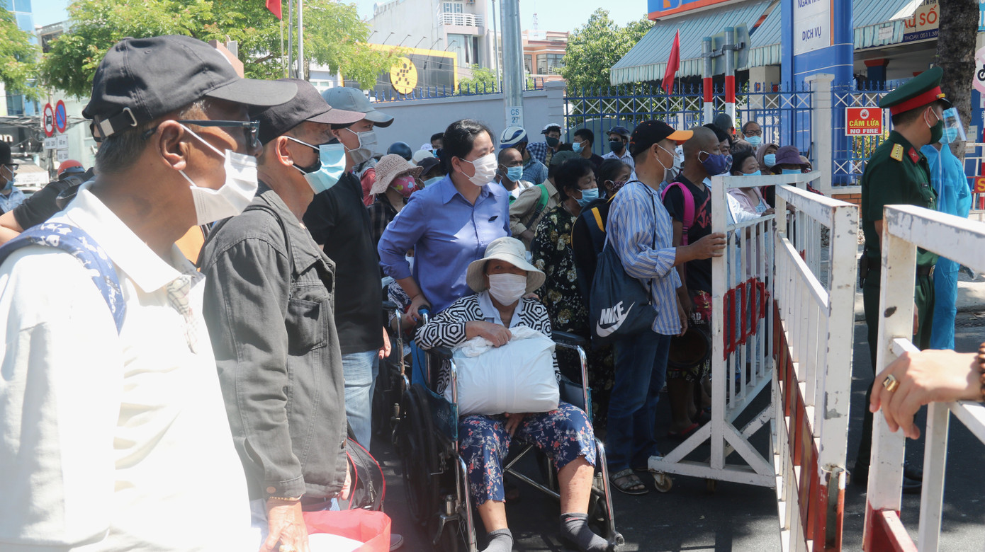 Bệnh viện bị phong toả, hàng trăm bệnh nhân chạy thận nhốn nháo ảnh 3