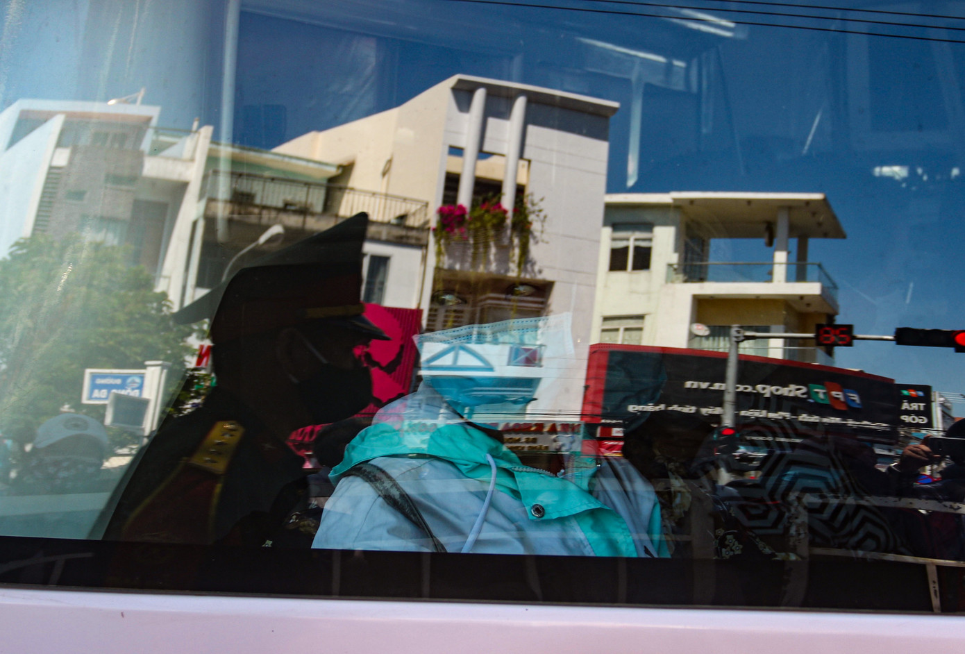 Bệnh viện bị phong toả, hàng trăm bệnh nhân chạy thận nhốn nháo ảnh 9