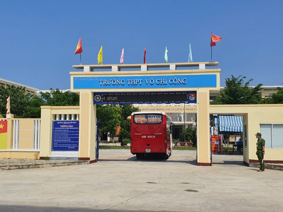 Điểm thi đặc biệt ở Đà Nẵng: 9 cán bộ phục vụ 1 thí sinh ảnh 1