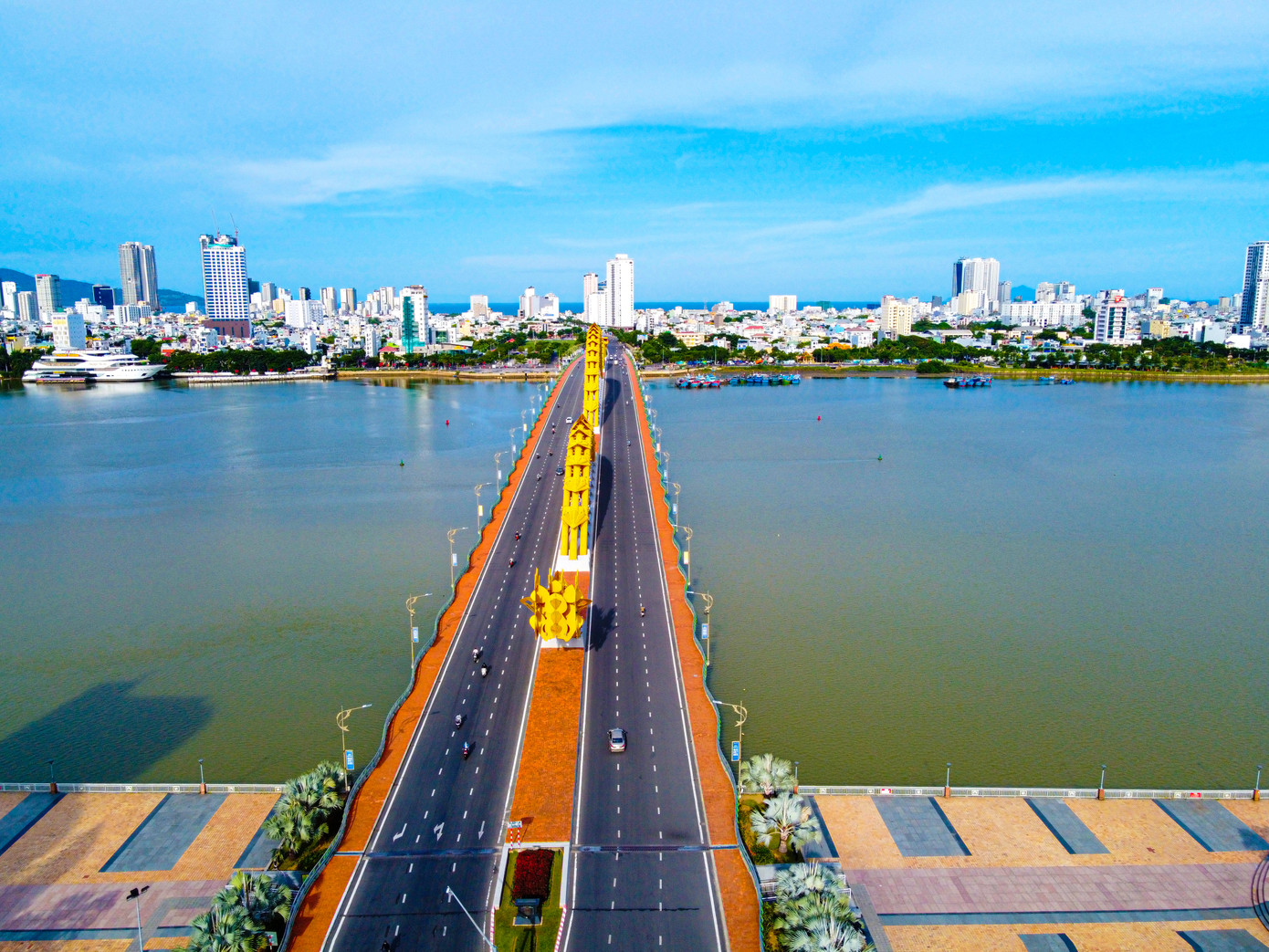 Bay trên Đà Nẵng mùa dịch, nhìn những khoảnh khắc thành phố như 'bất động' ảnh 22