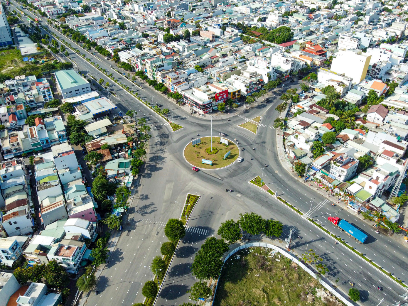 Bay trên Đà Nẵng mùa dịch, nhìn những khoảnh khắc thành phố như 'bất động' ảnh 9