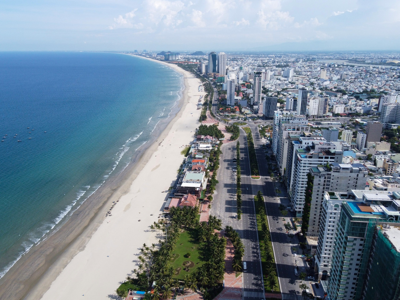 Bay trên Đà Nẵng mùa dịch, nhìn những khoảnh khắc thành phố như 'bất động' ảnh 14