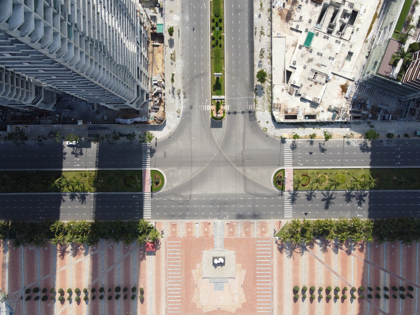 Bay trên Đà Nẵng mùa dịch, nhìn những khoảnh khắc thành phố như 'bất động' ảnh 16