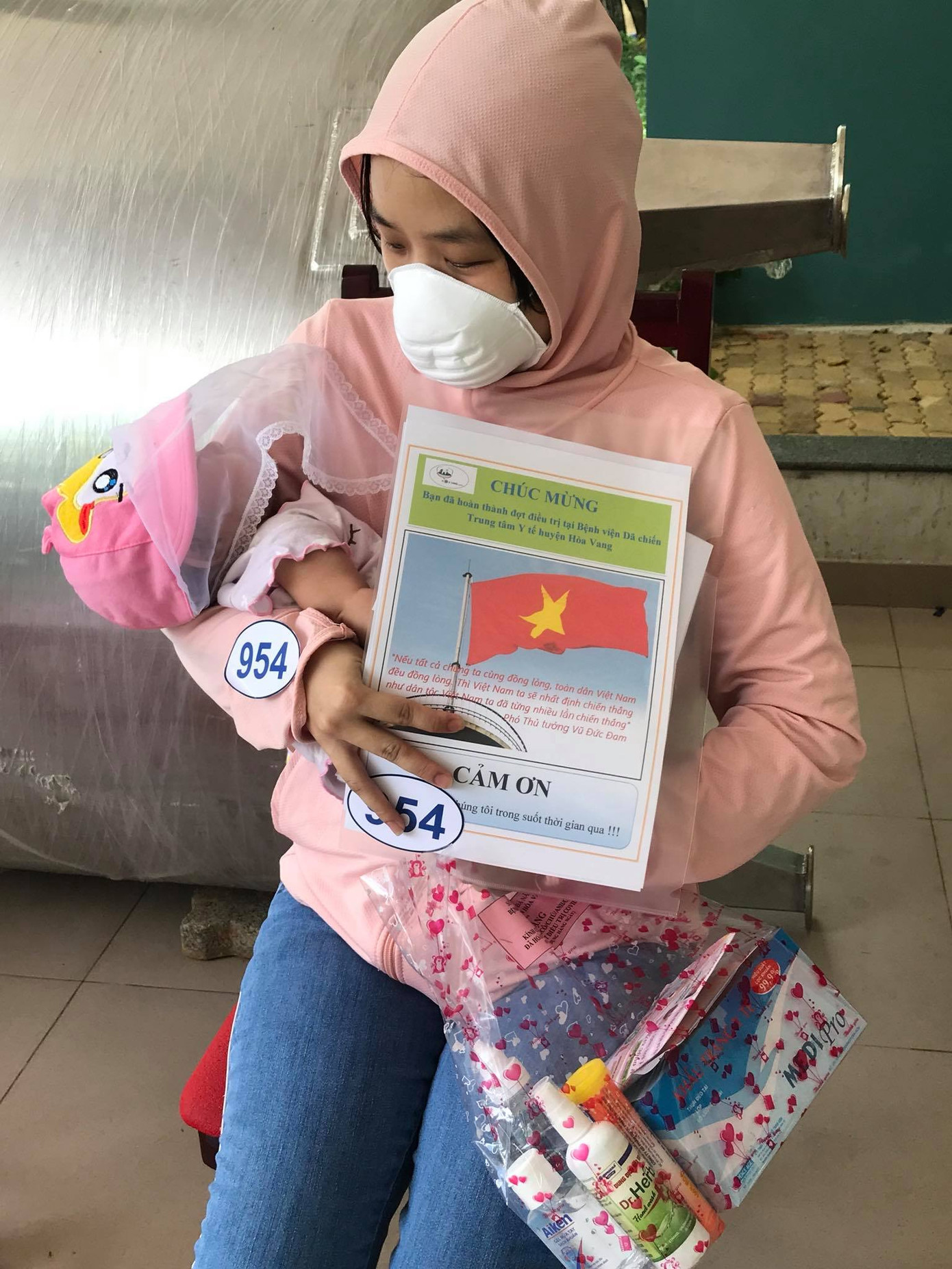 Bệnh nhân 2 tháng tuổi chiến thắng COVID-19 ảnh 1