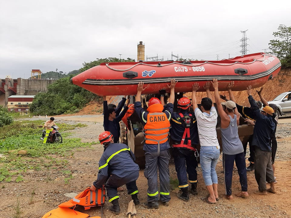Hiện trường sạt lở kinh hoàng tại nhà điều hành thủy điện Rào Trăng 3 ảnh 3