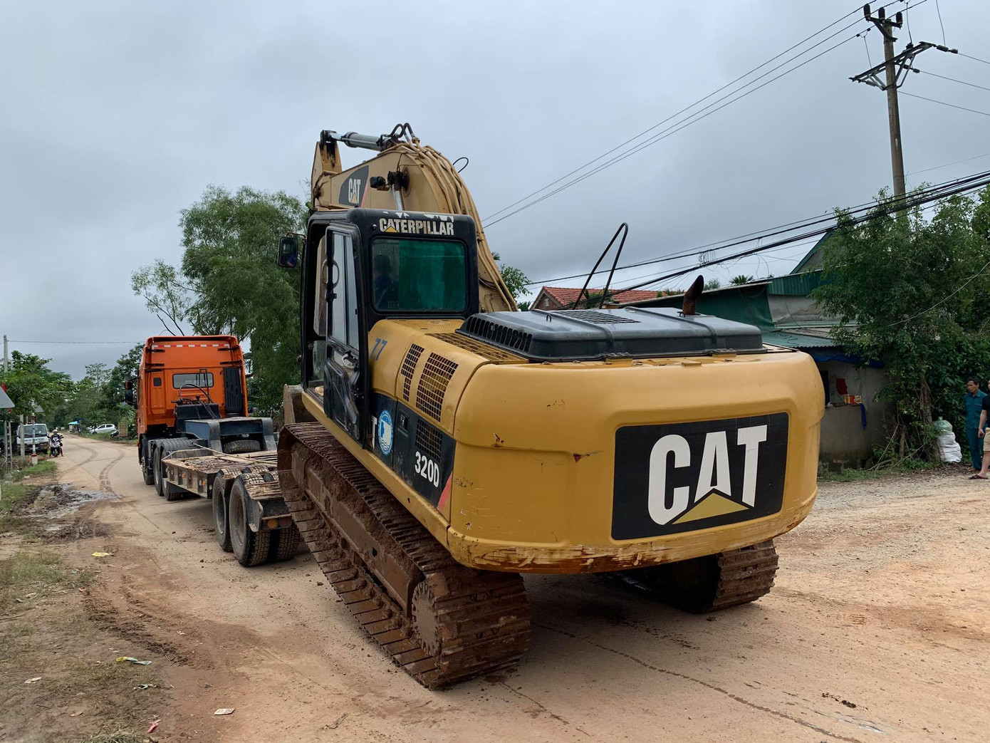 Mưa bão cận kề, tập trung mọi nguồn lực thông đường đến Rào Trăng 3 ảnh 2