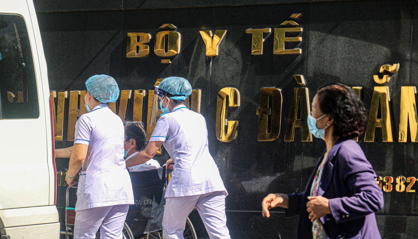 Dỡ phong toả, hàng trăm bệnh nhân Bệnh viện C Đà Nẵng được về nhà ảnh 11