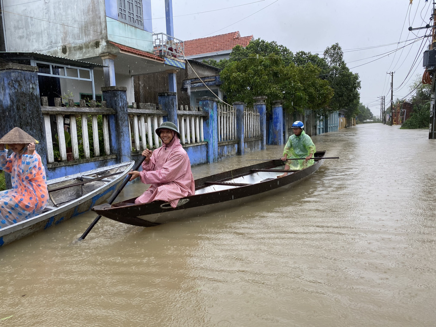 Bão chồng lũ, Đà Nẵng 4 người mất tích, nhiều khu vực tiếp tục ngập sâu ảnh 5