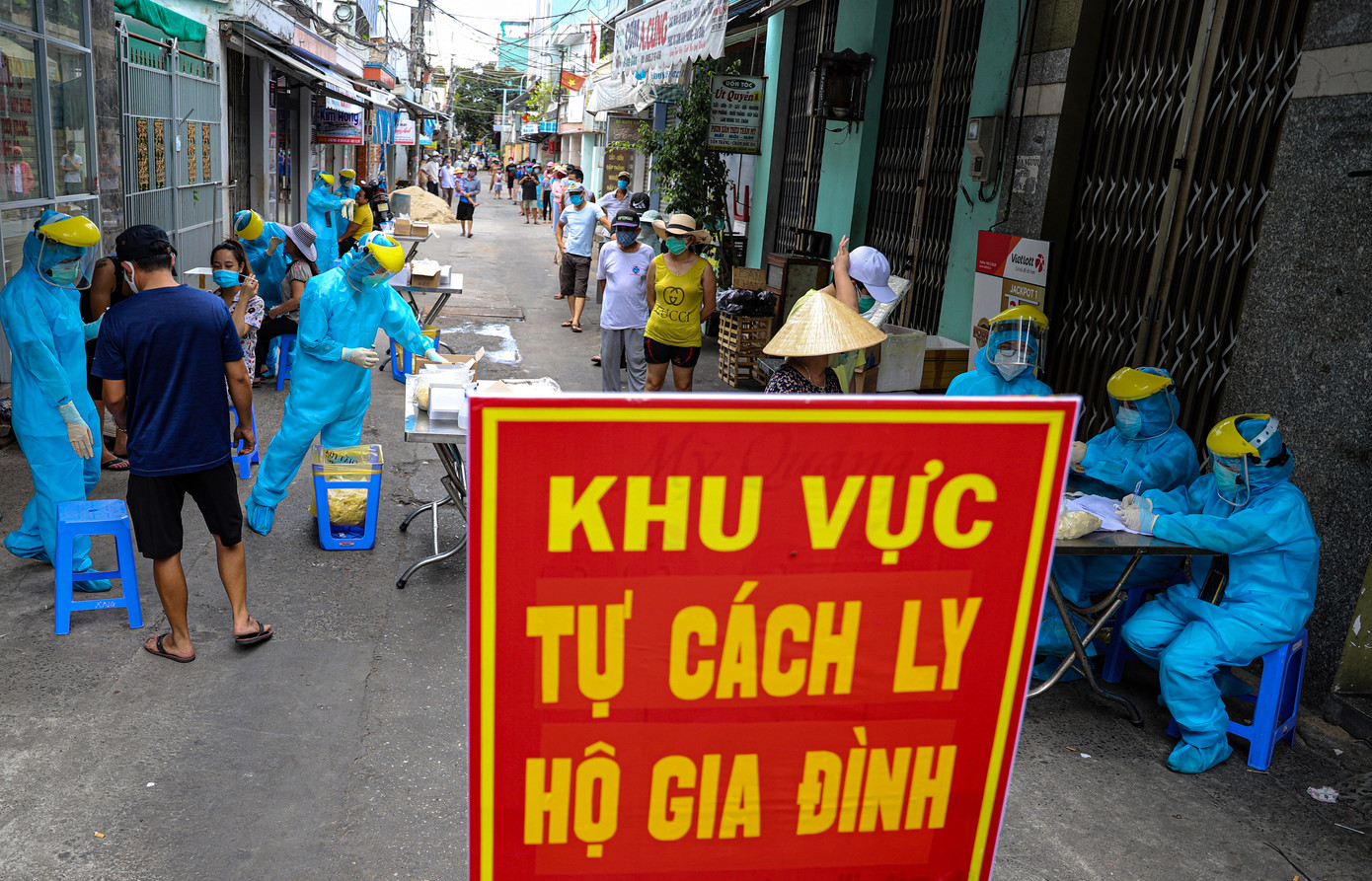 Những 'chiến binh' CDC Đà Nẵng quay cuồng truy vết virus chết người ảnh 13