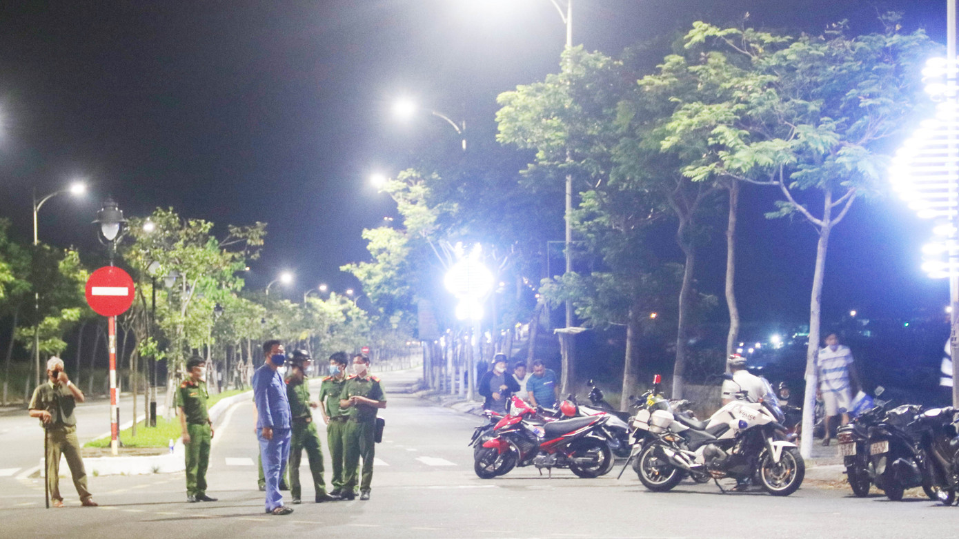 T.Ư Đoàn truy tặng huy hiệu Tuổi trẻ dũng cảm cho chiến sỹ hy sinh khi bắt tội phạm ảnh 4