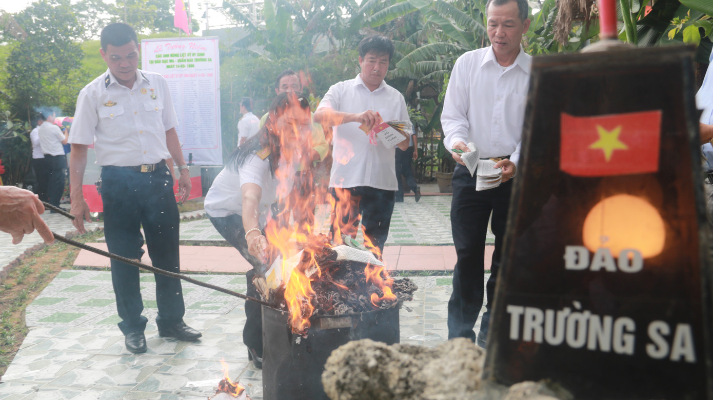 Tưởng niệm 64 liệt sĩ Gạc Ma: Những bài vị trên con tàu HQ-604 ảnh 10