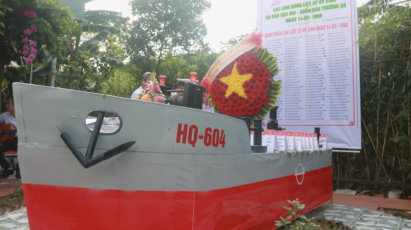 Tưởng niệm 64 liệt sĩ Gạc Ma: Những bài vị trên con tàu HQ-604 ảnh 1