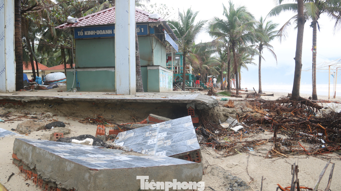 Bãi biển 'đẹp nhất hành tinh' tan hoang sau bão số 13 ảnh 10