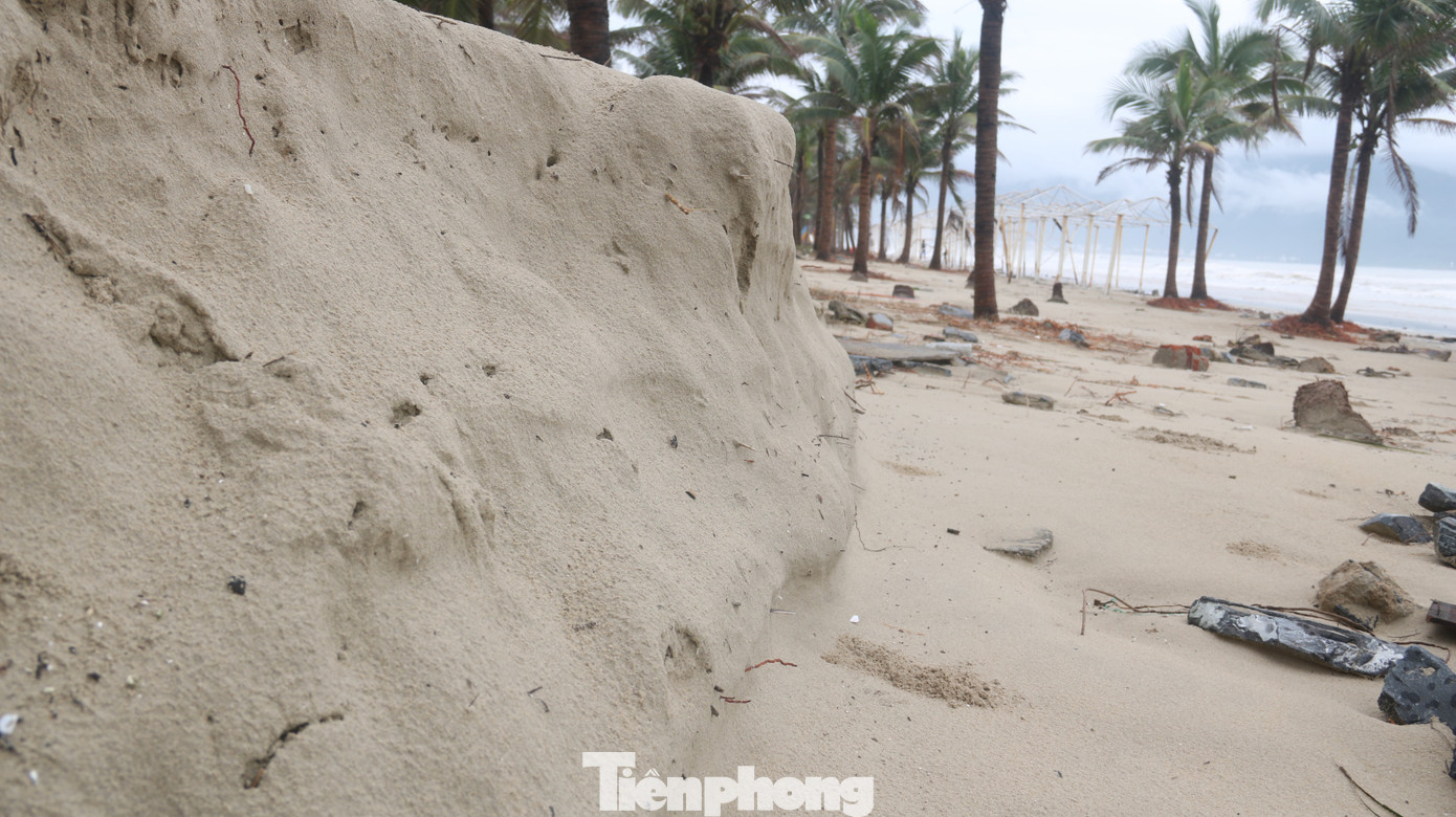 Bãi biển 'đẹp nhất hành tinh' tan hoang sau bão số 13 ảnh 13