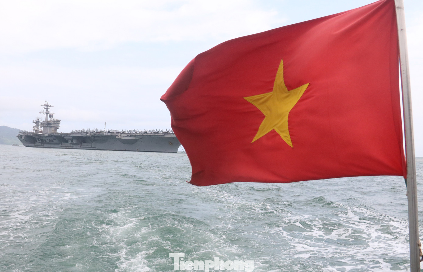 Ngắm vũ khí trên tàu sân bay USS Theodore Roosevelt ảnh 16