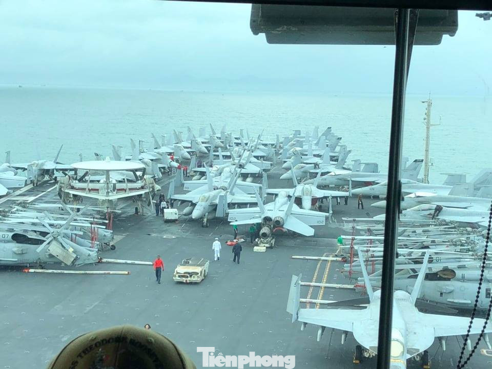 Ngắm vũ khí trên tàu sân bay USS Theodore Roosevelt ảnh 2