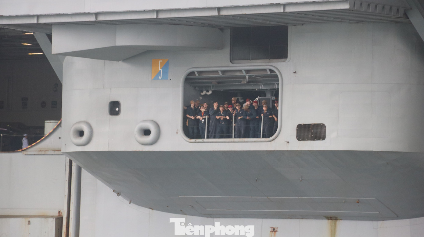 Ngắm vũ khí trên tàu sân bay USS Theodore Roosevelt ảnh 12