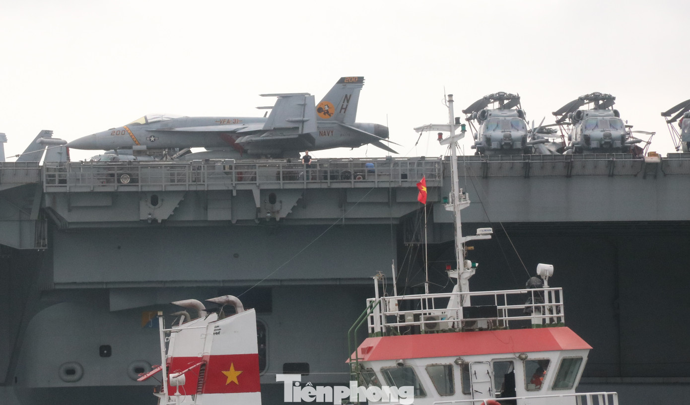 Ngắm vũ khí trên tàu sân bay USS Theodore Roosevelt ảnh 9