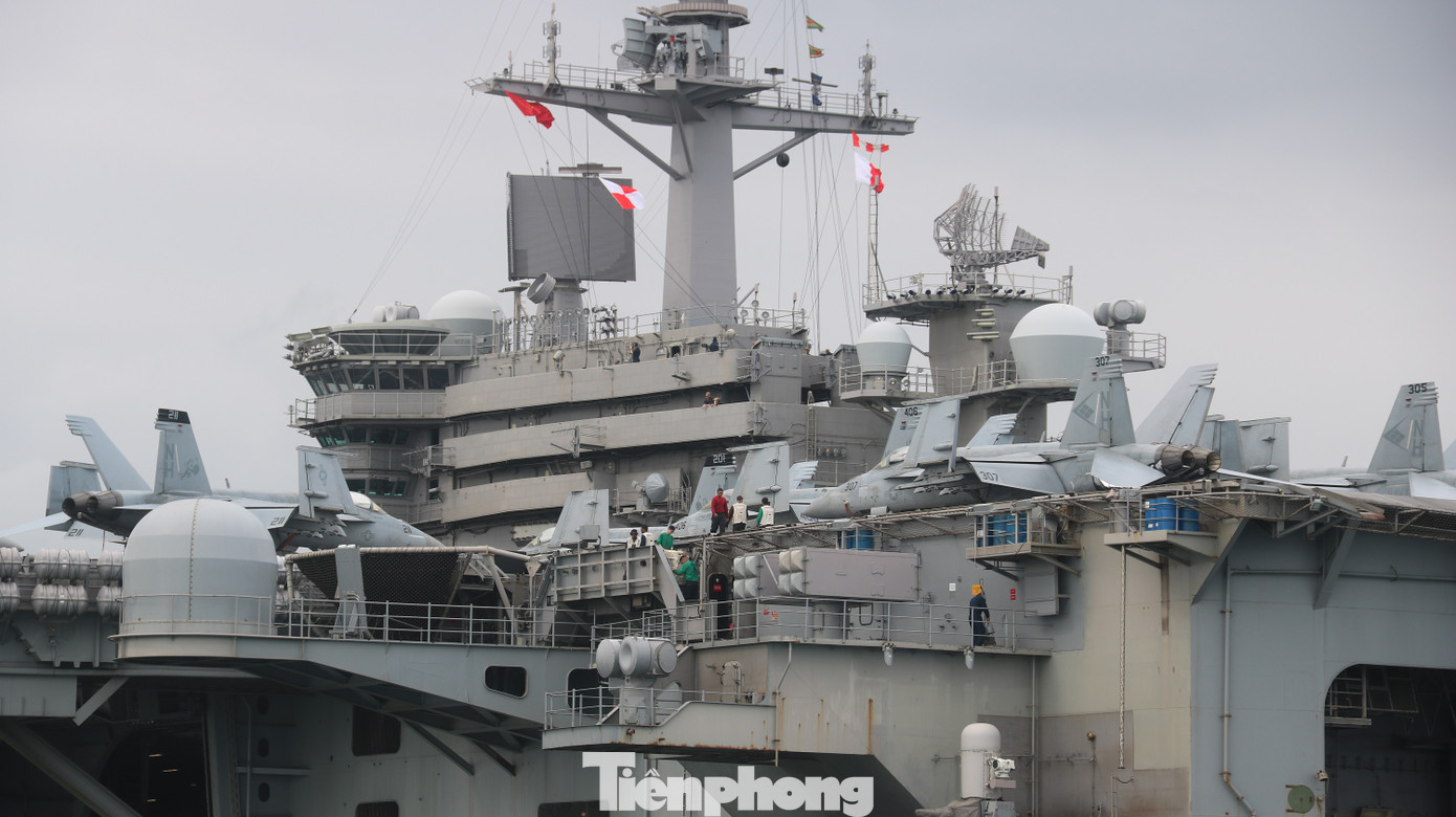 Ngắm vũ khí trên tàu sân bay USS Theodore Roosevelt ảnh 5