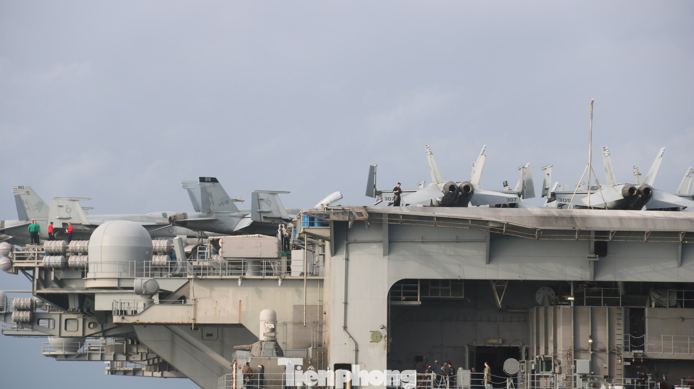 Ngắm vũ khí trên tàu sân bay USS Theodore Roosevelt ảnh 4